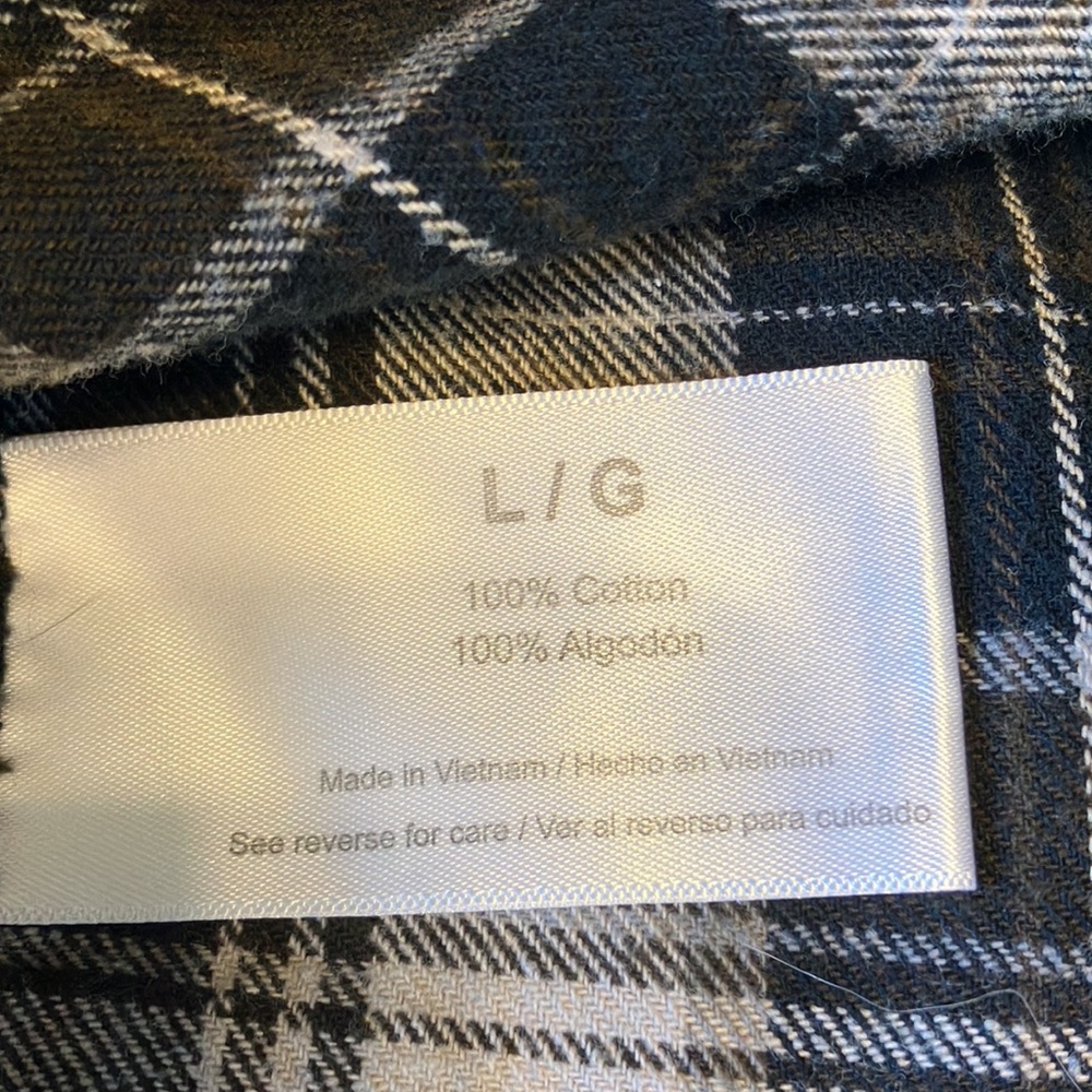 🎁2/$12 LG EDDIE BAUER LG BLACK BROWN TAN GRAY & WHITE PLAID FLANNEL SHIRT - Picture 4 of 7